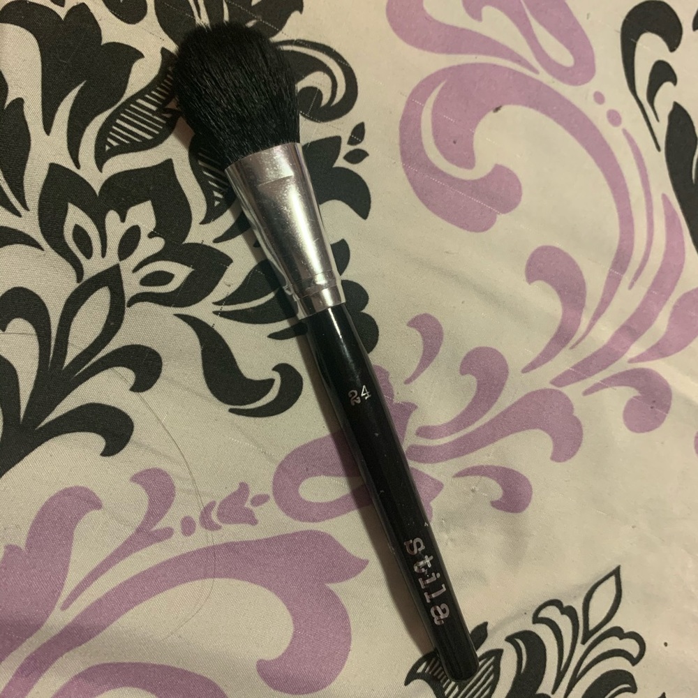 Stila #24 brush